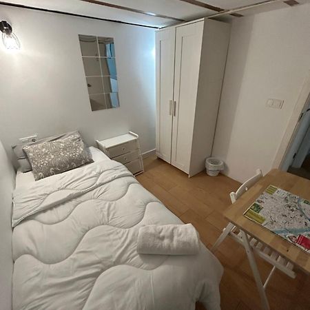 Airbhouse Private Rooms & Apartments 塞维利亚 外观 照片
