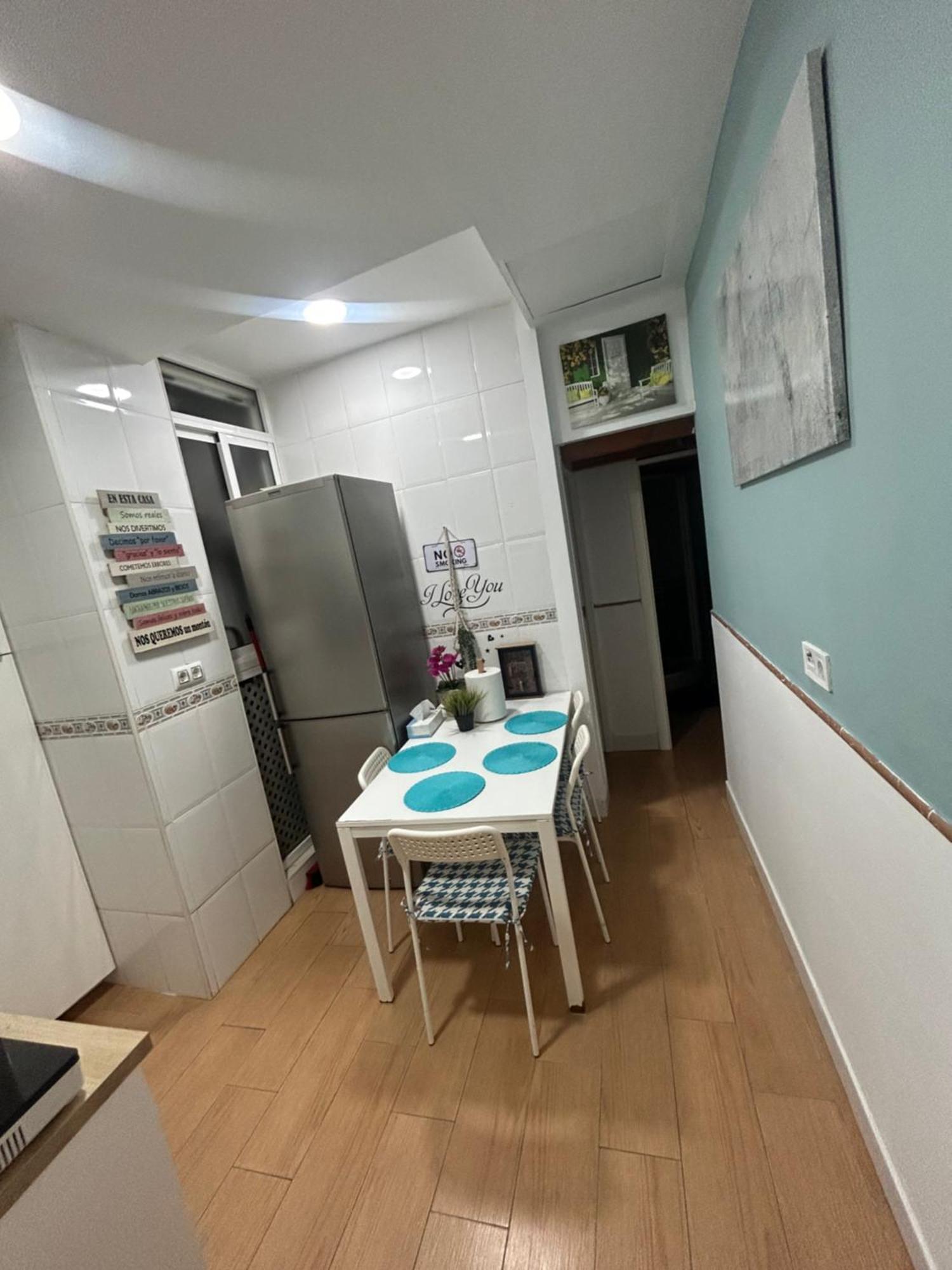 Airbhouse Private Rooms & Apartments 塞维利亚 外观 照片