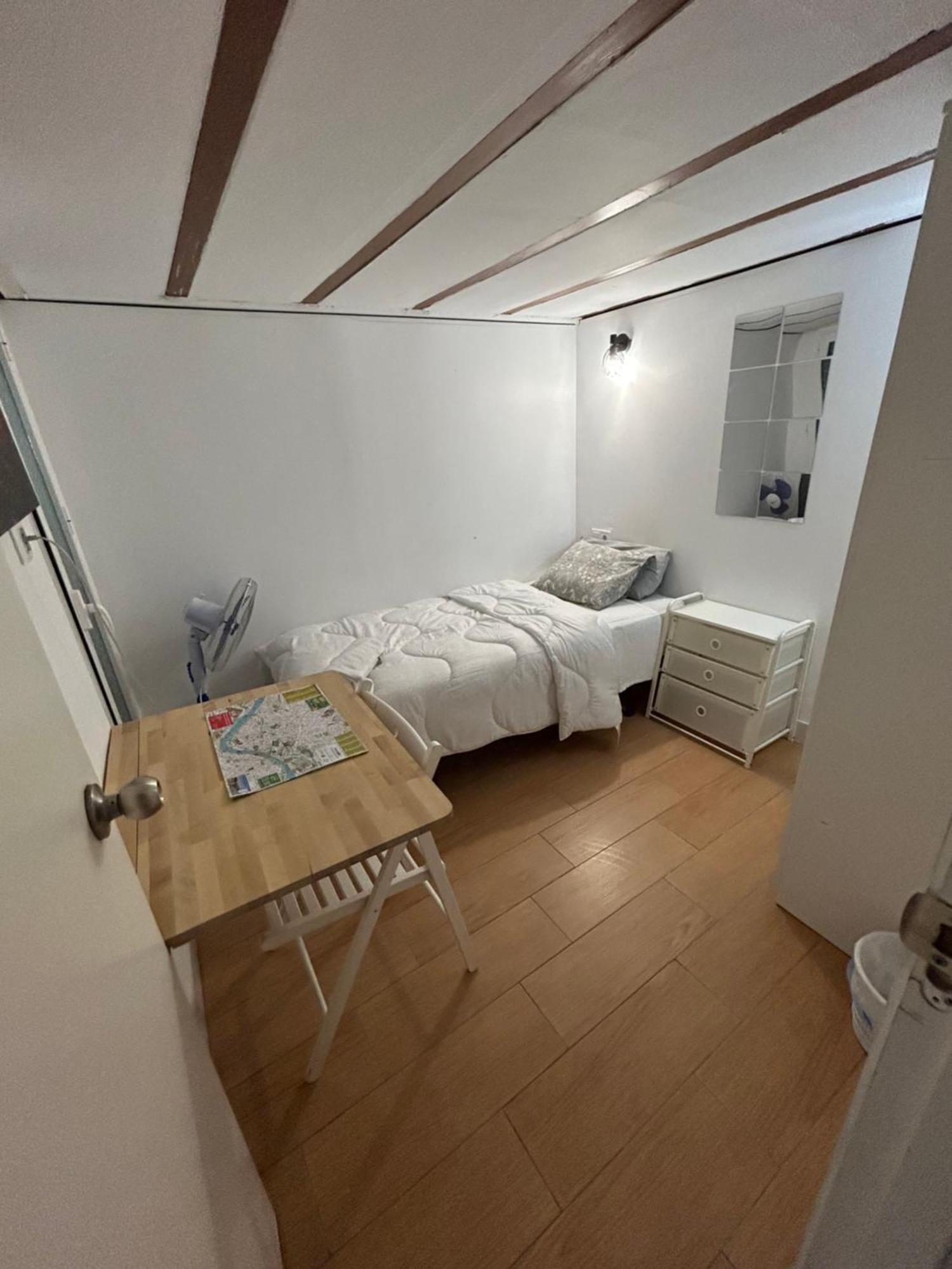 Airbhouse Private Rooms & Apartments 塞维利亚 外观 照片