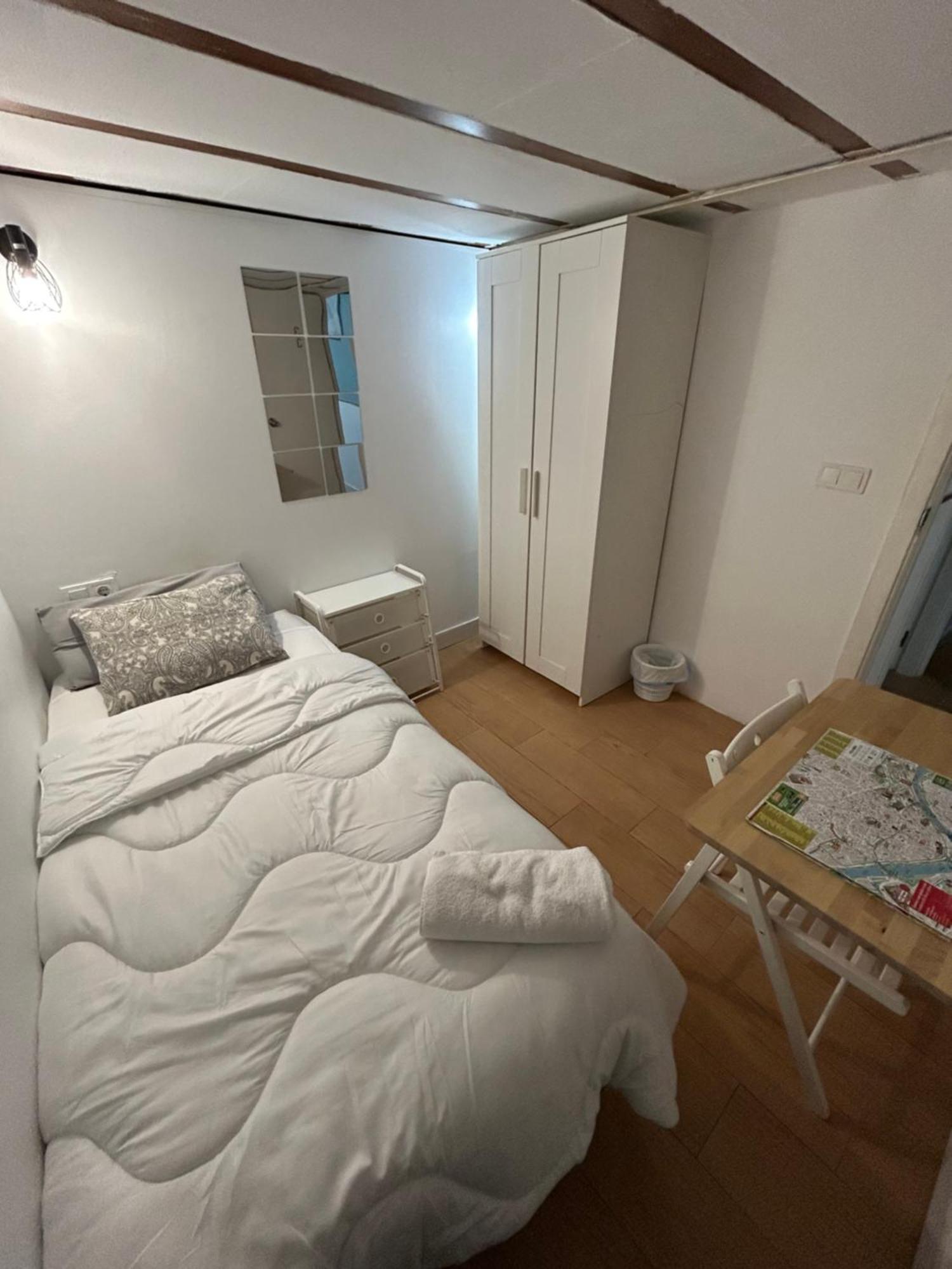 Airbhouse Private Rooms & Apartments 塞维利亚 外观 照片